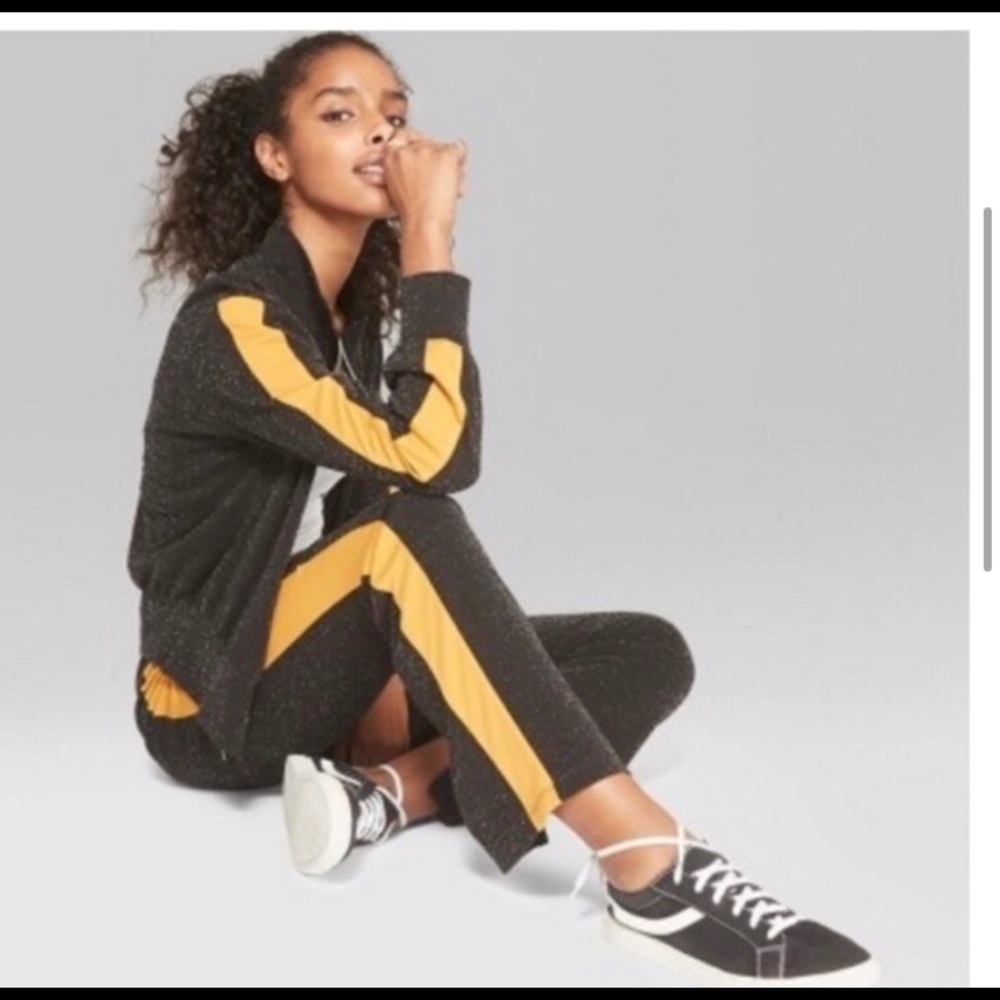 NWT sparkly black track pants! ✨